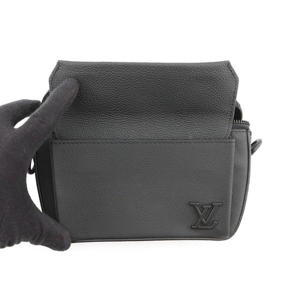 Louis Vuitton Shoulder Bag LV Aerolog Lambskin Pilot Wearable Wallet Black — view 5