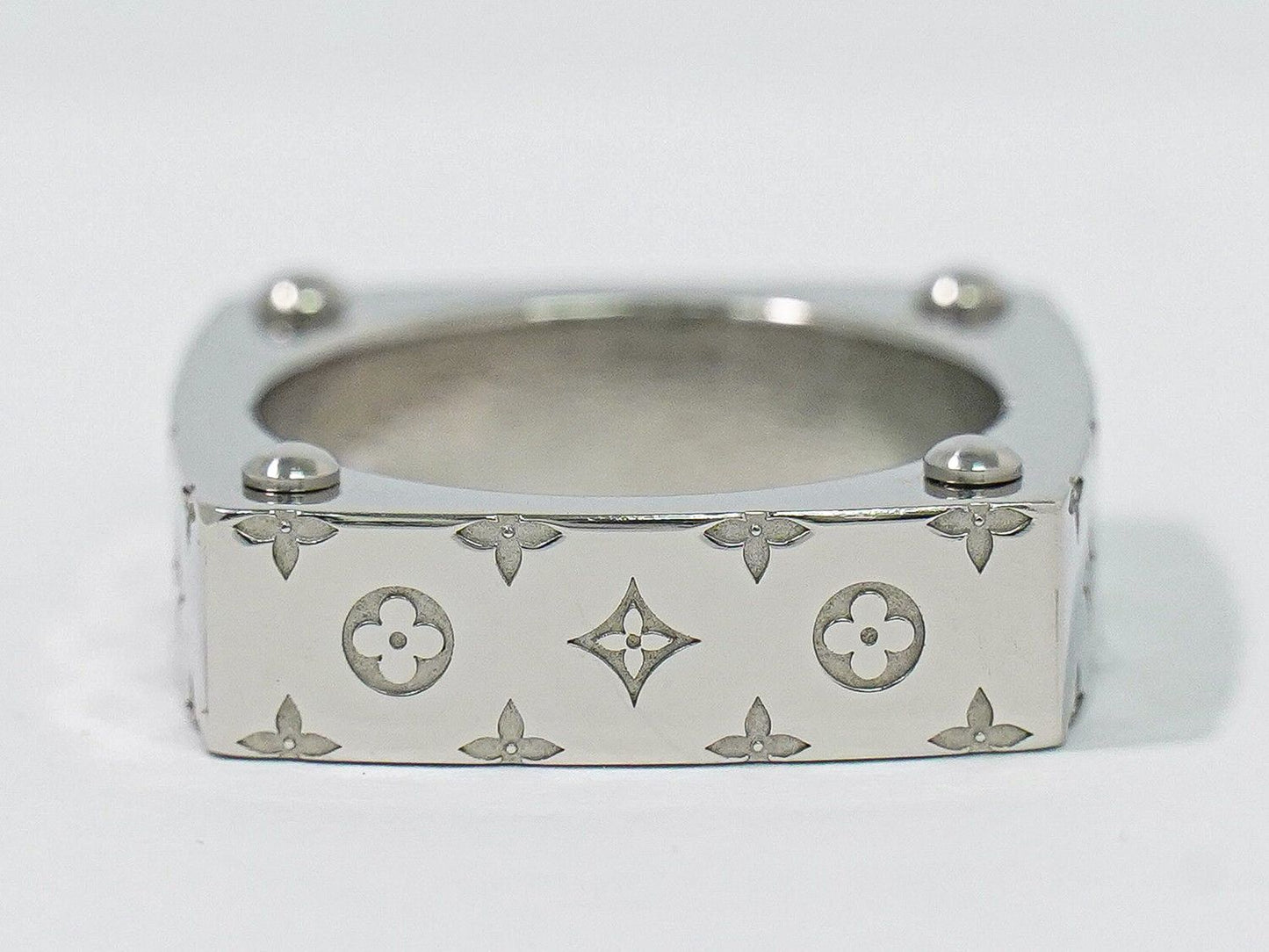 Louis Vuitton LV Ring Monogram Gold M Metal Silver — view 2