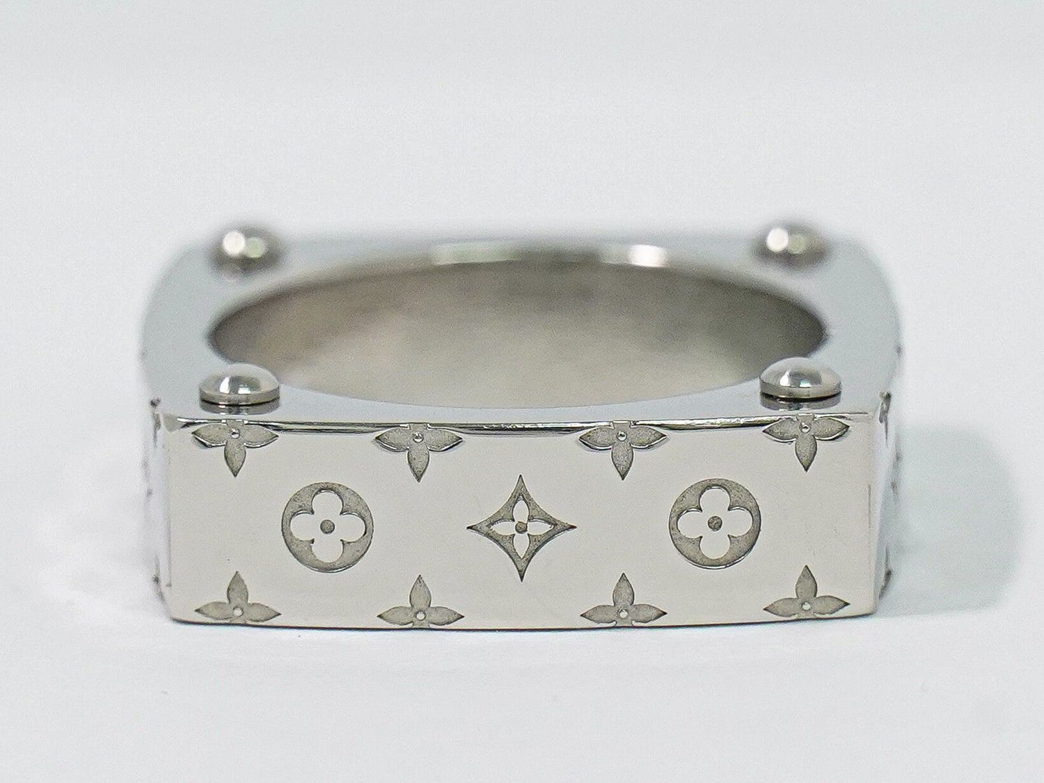 Louis Vuitton LV Ring Monogram Gold M Metal Silver — view 2