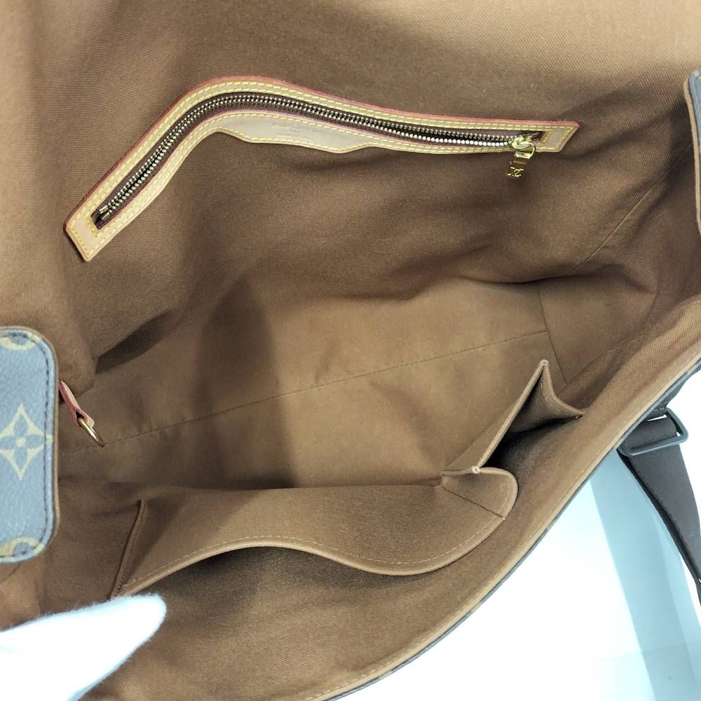 Louis Vuitton Aves Monogram Shoulder Bag — view 9