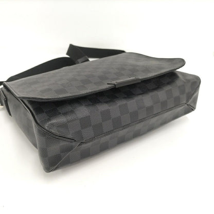 Louis Vuitton District MM Damier Graphite Shoulder Bag — view 4