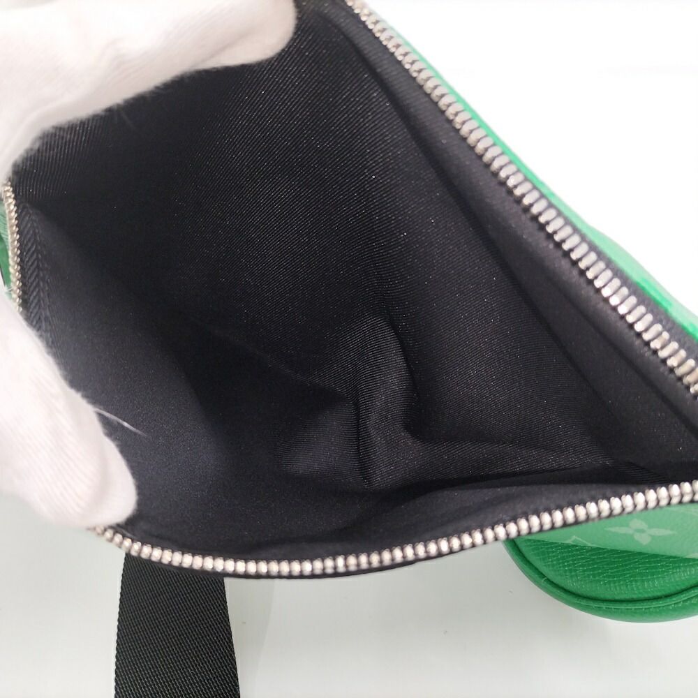Louis Vuitton Duo Sling Bag Taigarama Monogram Green — view 8