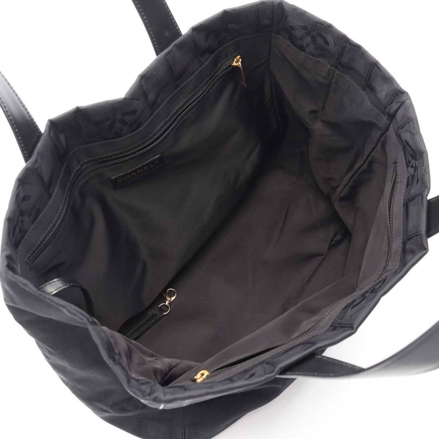 Chanel Tote New Travel Line MM Black Leather MM — view 3
