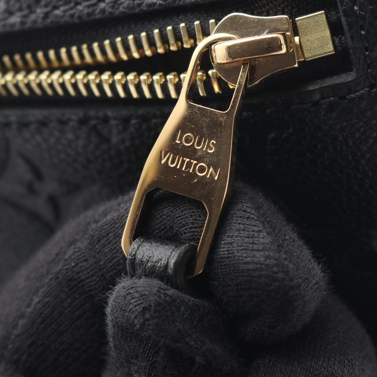 Louis Vuitton Handbag Pochette Metis MM Noir Leather — view 7