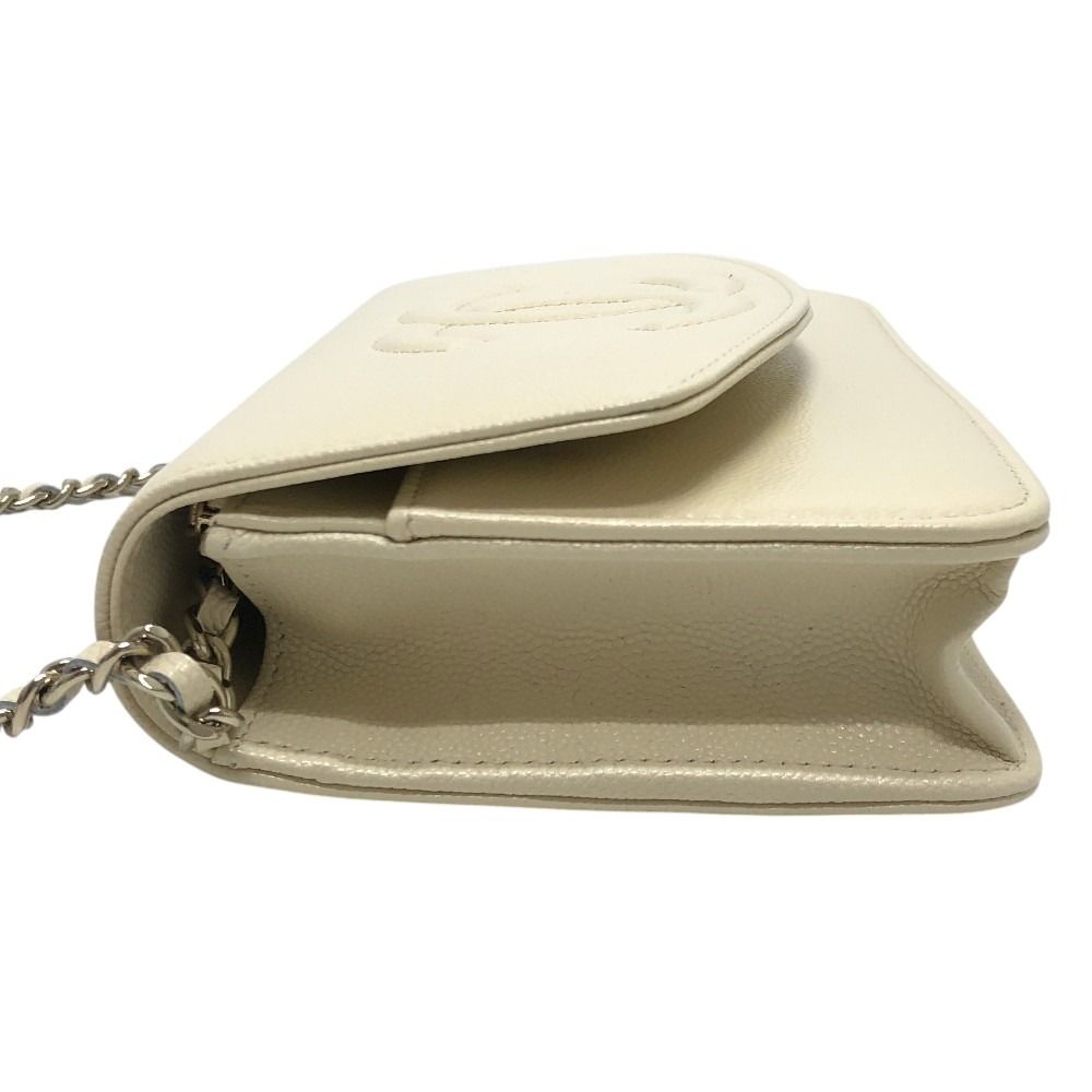 Chanel Shoulder Bag CC Logo Caviar Leather Cream White — view 3