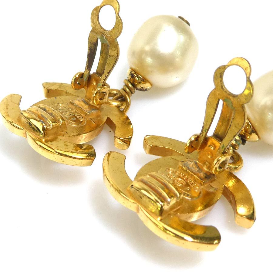Chanel Earrings CC Logo — view 9