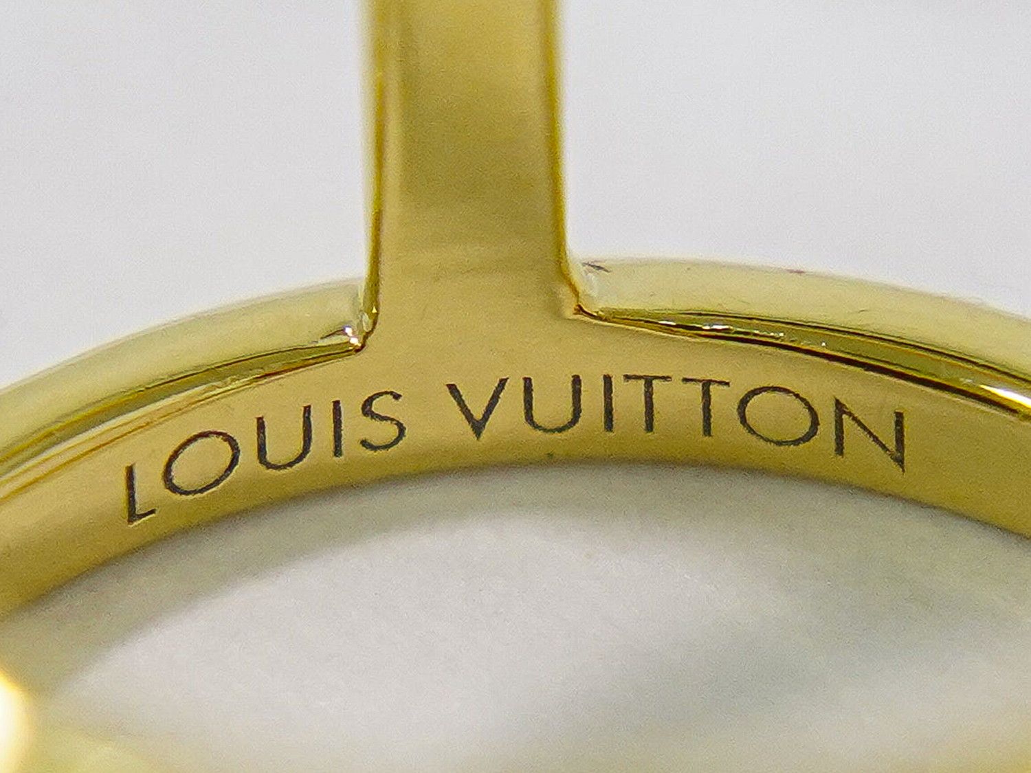 Louis Vuitton Ring LV Iconic Tresor M Gold Plated — view 8