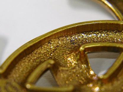 Chanel CC Logo Turnlock Brooch Gold Plated — view 7