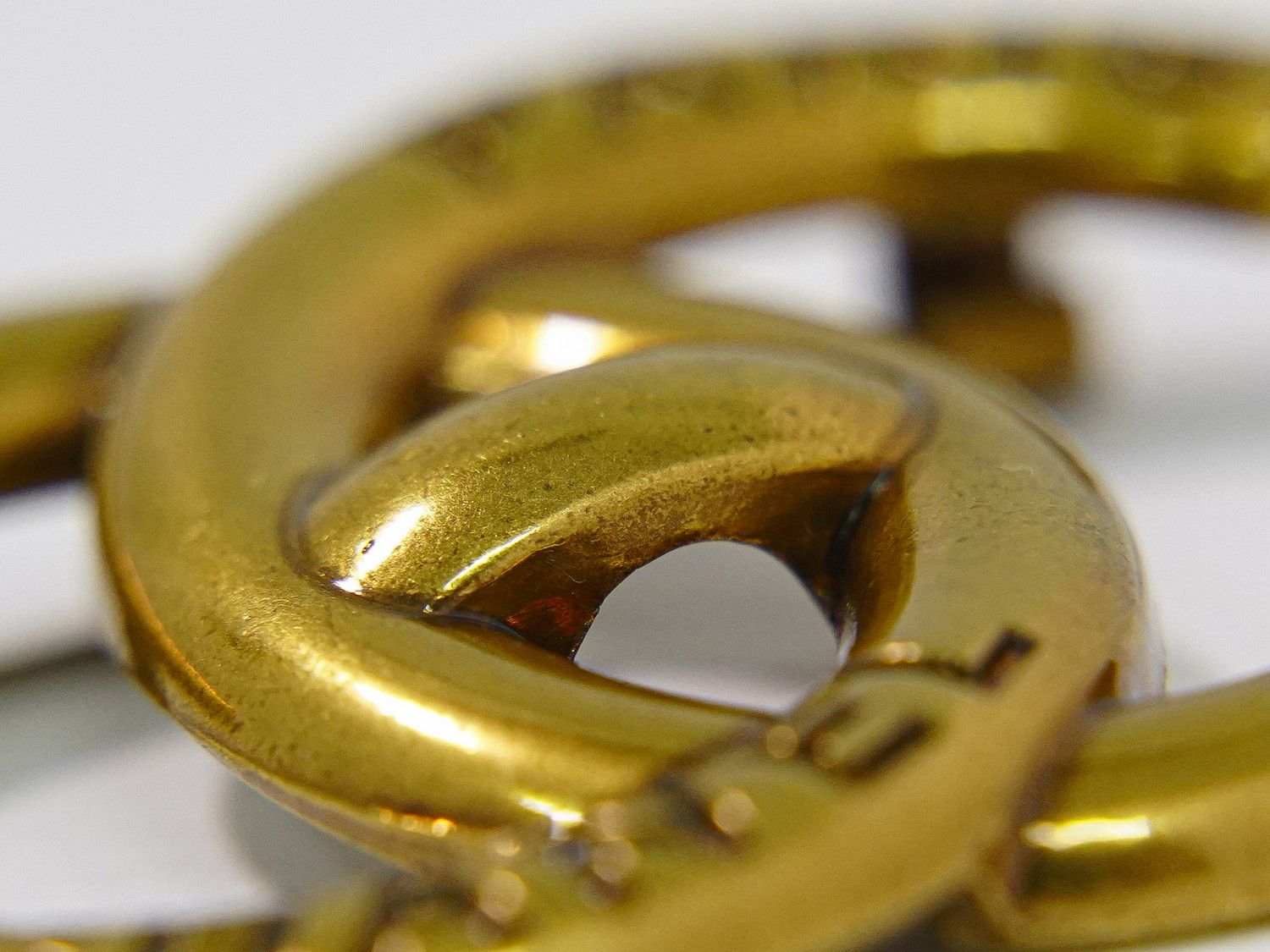 Chanel CC Logo Turnlock Brooch Gold Plated — view 8