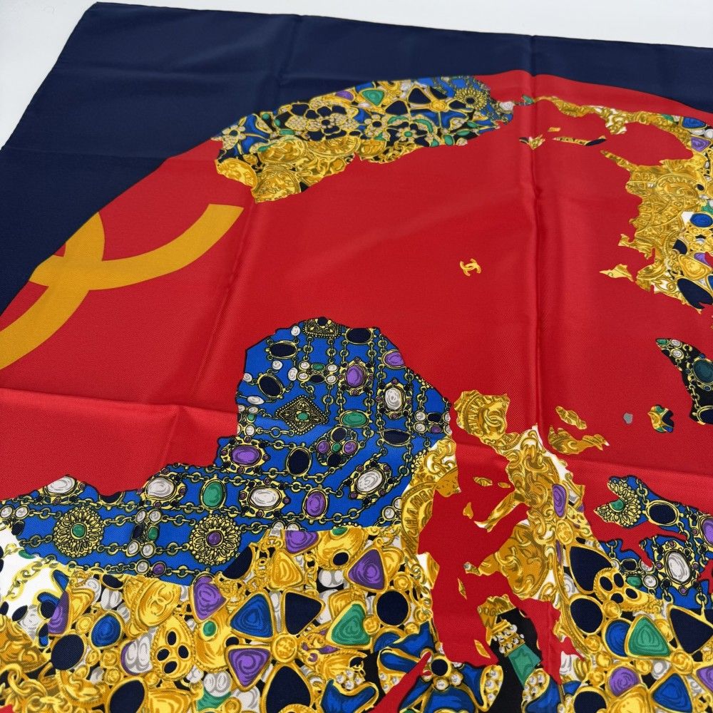 Chanel Scarf CC Logo Items Large Motif Silk Navy Red — view 5