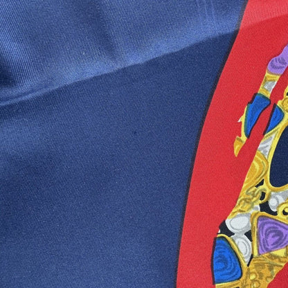 Chanel Scarf CC Logo Items Large Motif Silk Navy Red — view 9