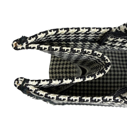 Dior Book Tote Houndstooth Black White — view 4