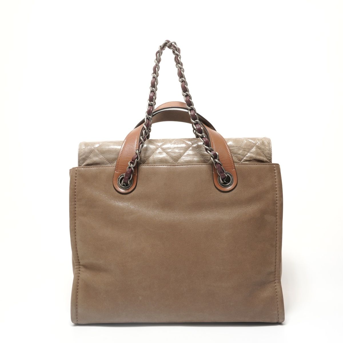 Chanel Shoulder Bag in the Mix Portobello — view 2