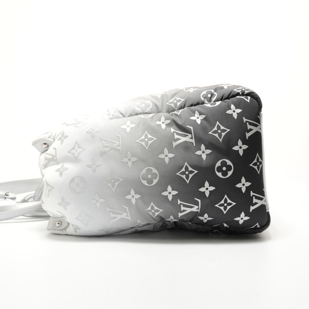 Louis Vuitton Shoulder Bag Ski On The Go MM Frost Silver — view 3