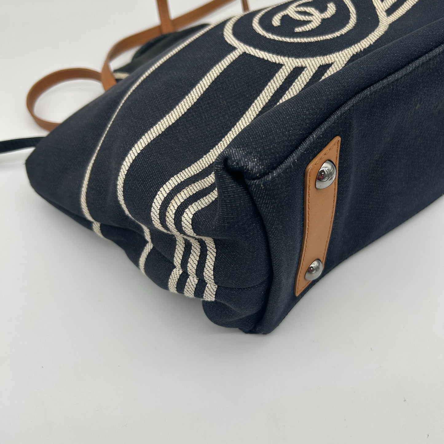 Chanel CC Logo Shopping in Denim Tote No 19 — view 7
