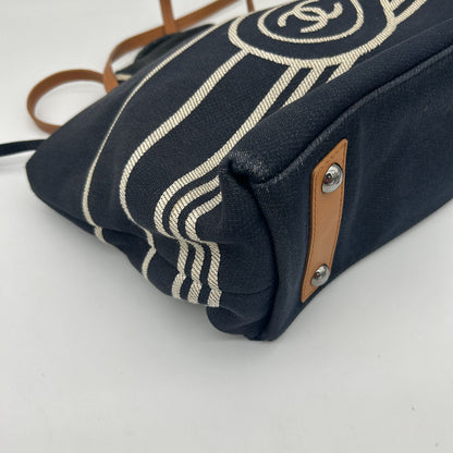Chanel CC Logo Shopping in Denim Tote No 19 — view 7