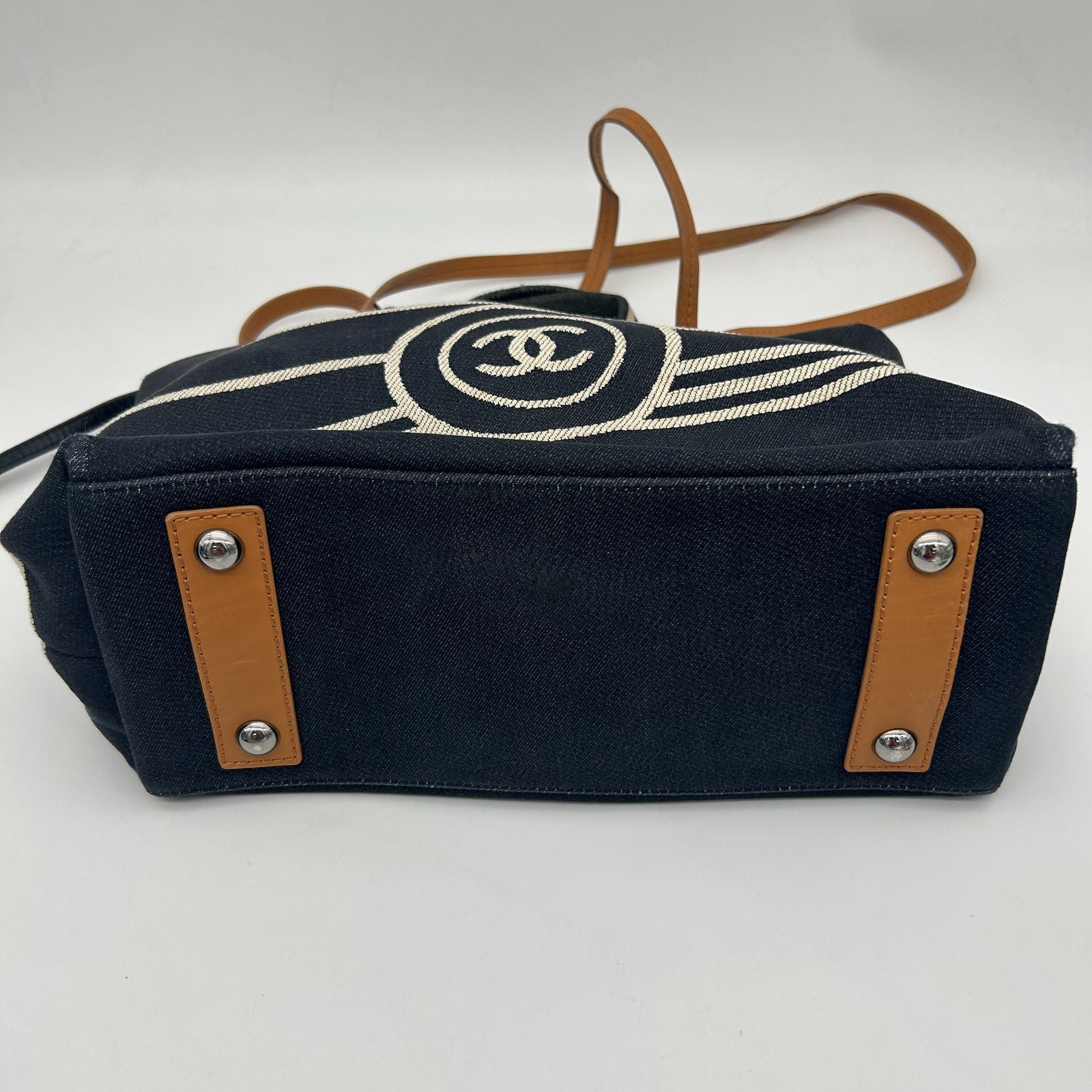 Chanel CC Logo Shopping in Denim Tote No 19 — view 6