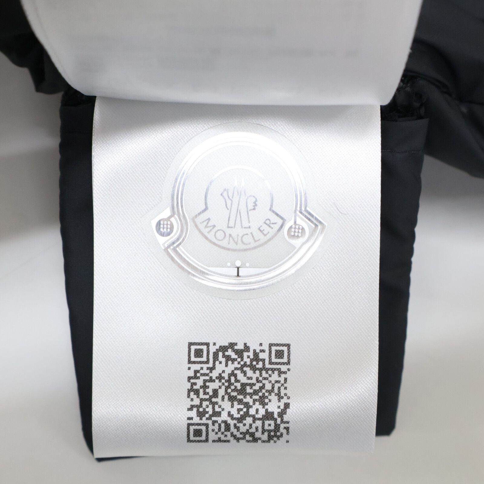 Moncler Made Vermeille Lightweight Short Down Jacket — view 8