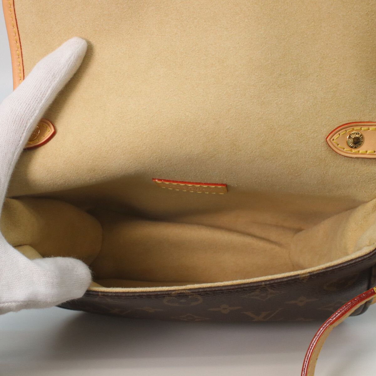 Louis Vuitton Monogram Saumur BB — view 9