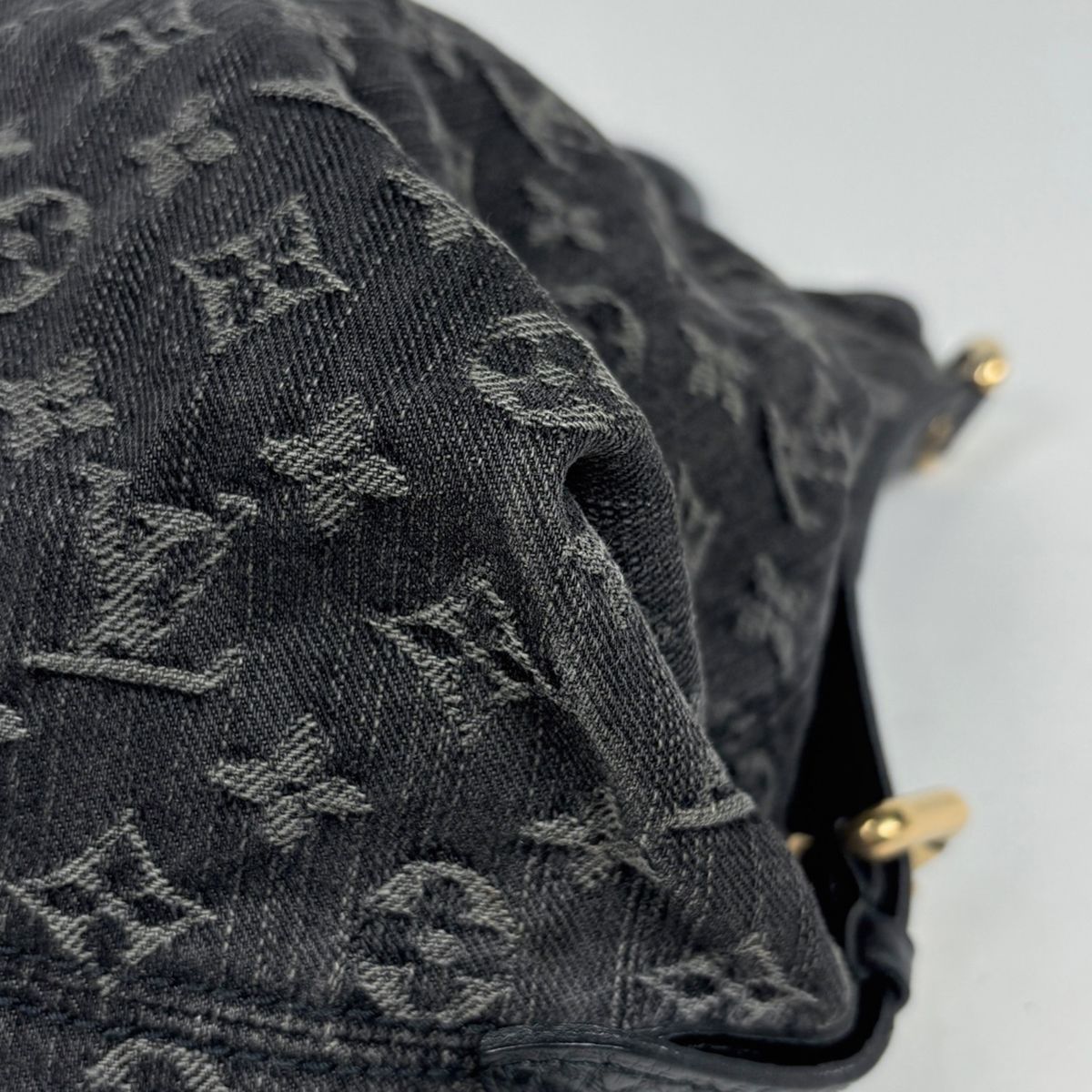 Louis Vuitton Neocavi GM Handbag Monogram Denim Noir — view 3