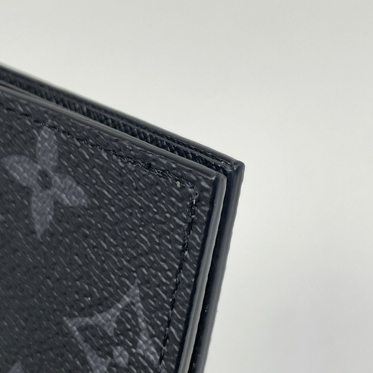 Louis Vuitton Couverture Passport NM Holder Monogram Eclipse Noir — view 4