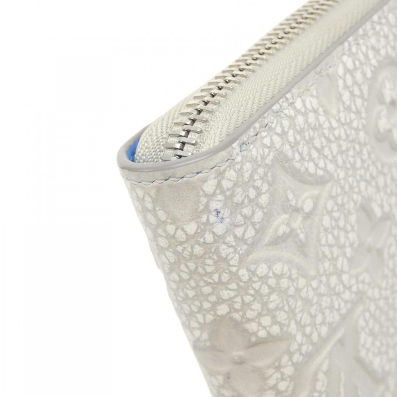 Louis Vuitton Taurillon Climbing Zippy Wallet Vertical — view 4