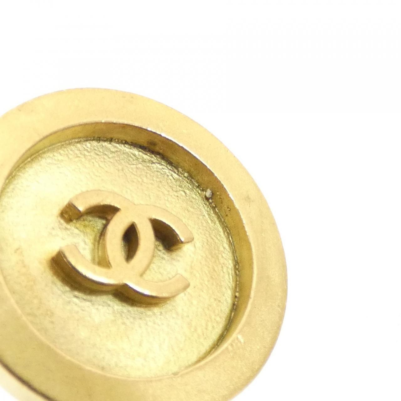 Chanel Vintage Earrings Gold — view 3