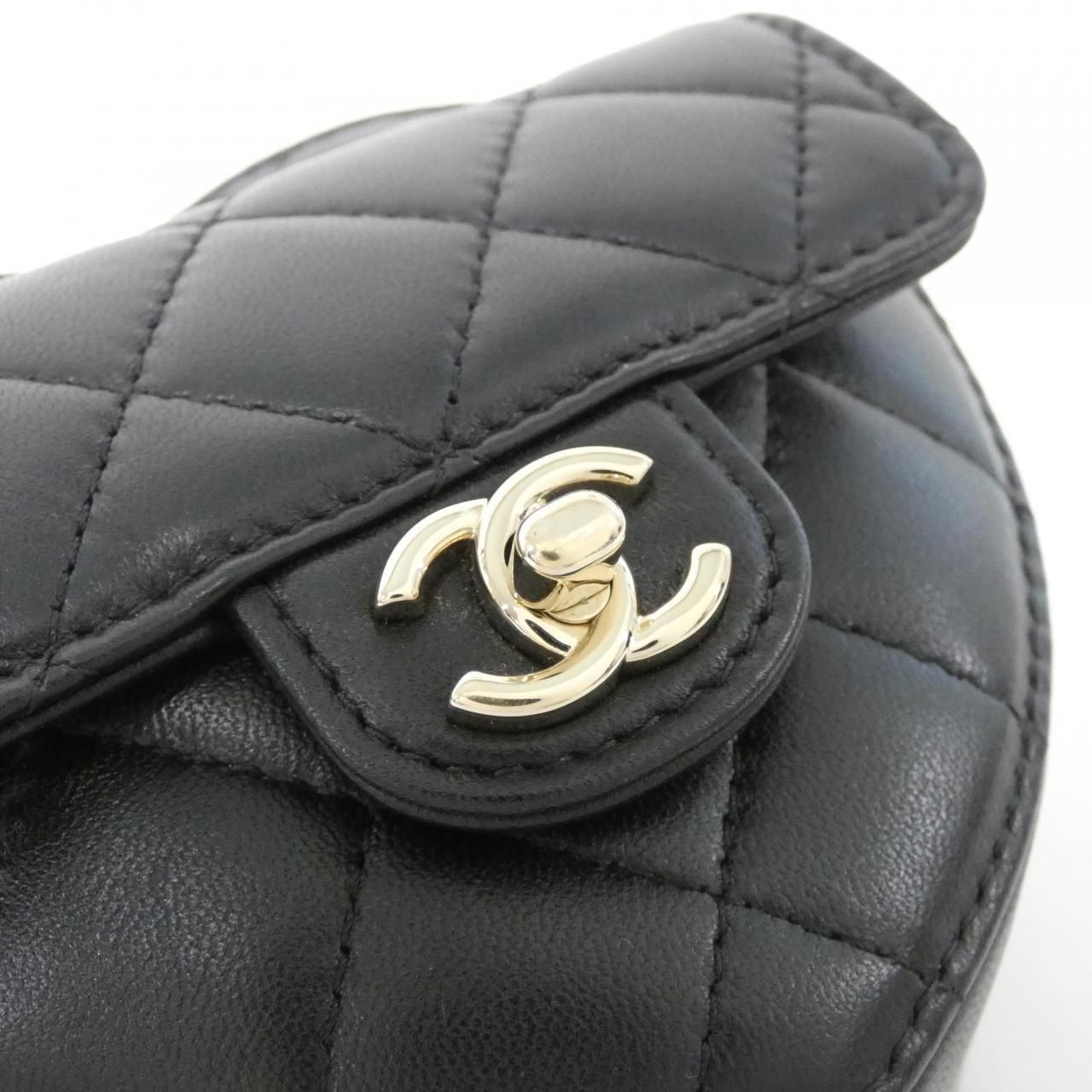 Chanel Waist Bag Belt Bag Black — view 6