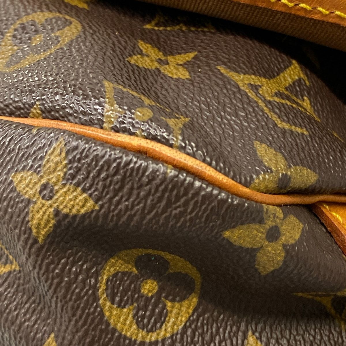 Louis Vuitton Shoulder Bag Monogram Saumur 30 — view 6