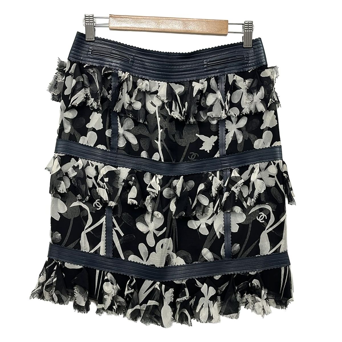 Chanel Skirt 38 M Black Ivory Dark Navy Silk Floral Frill CC Logo