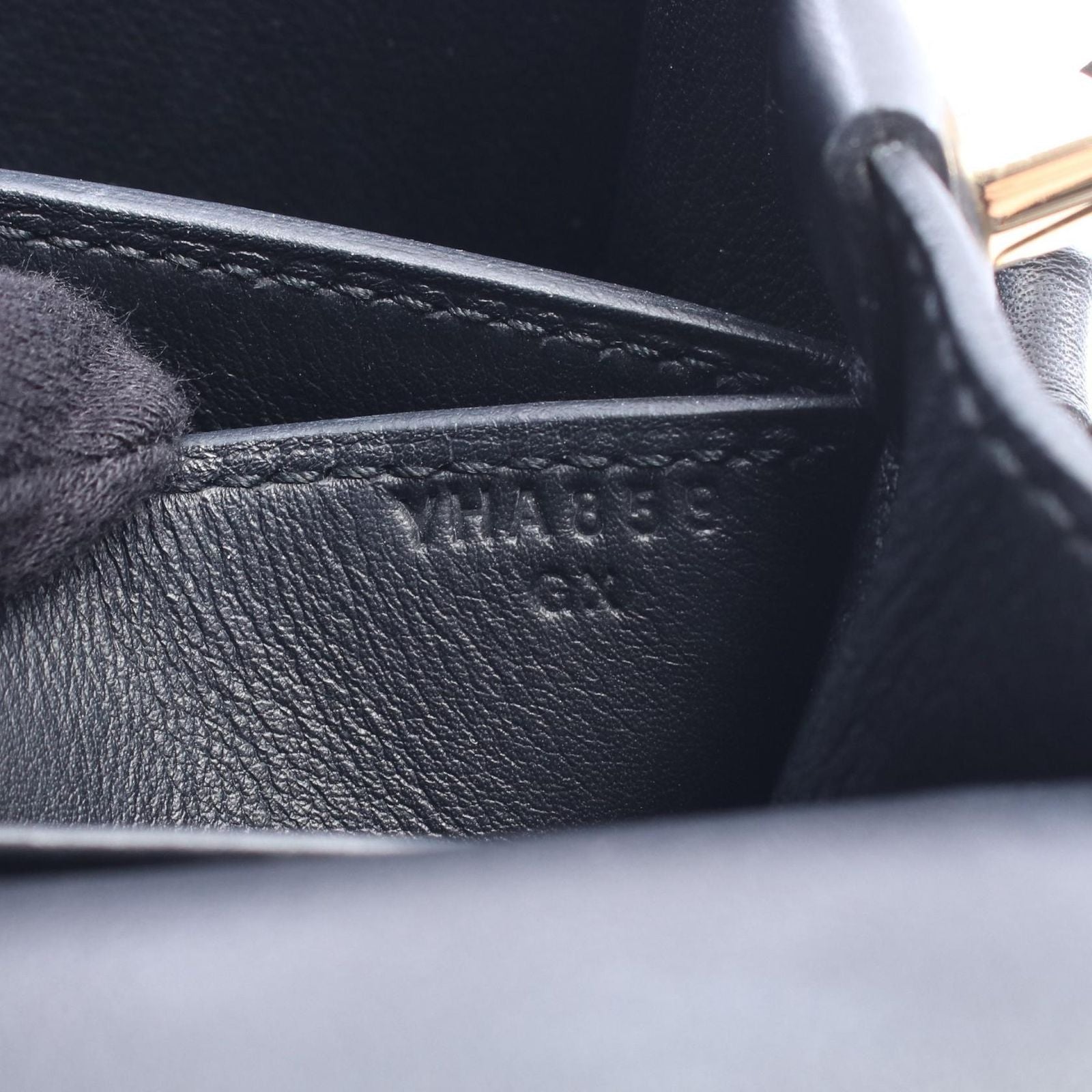 Hermes Shoulder Bag Roulis Mini Black Leather Calfskin — view 5