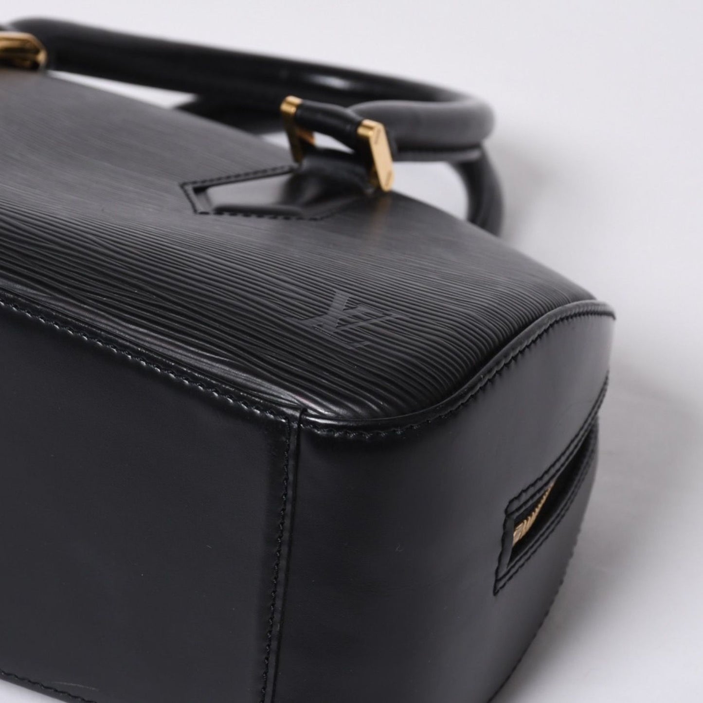 Louis Vuitton Epi Jasmine Handbag Black Gold — view 7