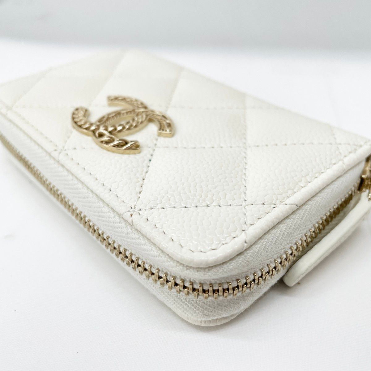 Chanel Wallet CC Logo Quilted Zip Around Coin Case White Caviar Leather — view 4