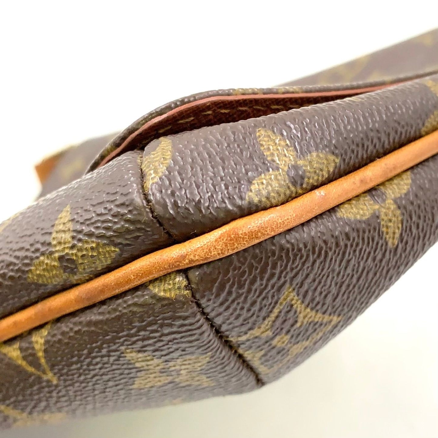 Louis Vuitton Musette Tango Short Strap Monogram Leather Brown Shoulder Bag Gold — view 7