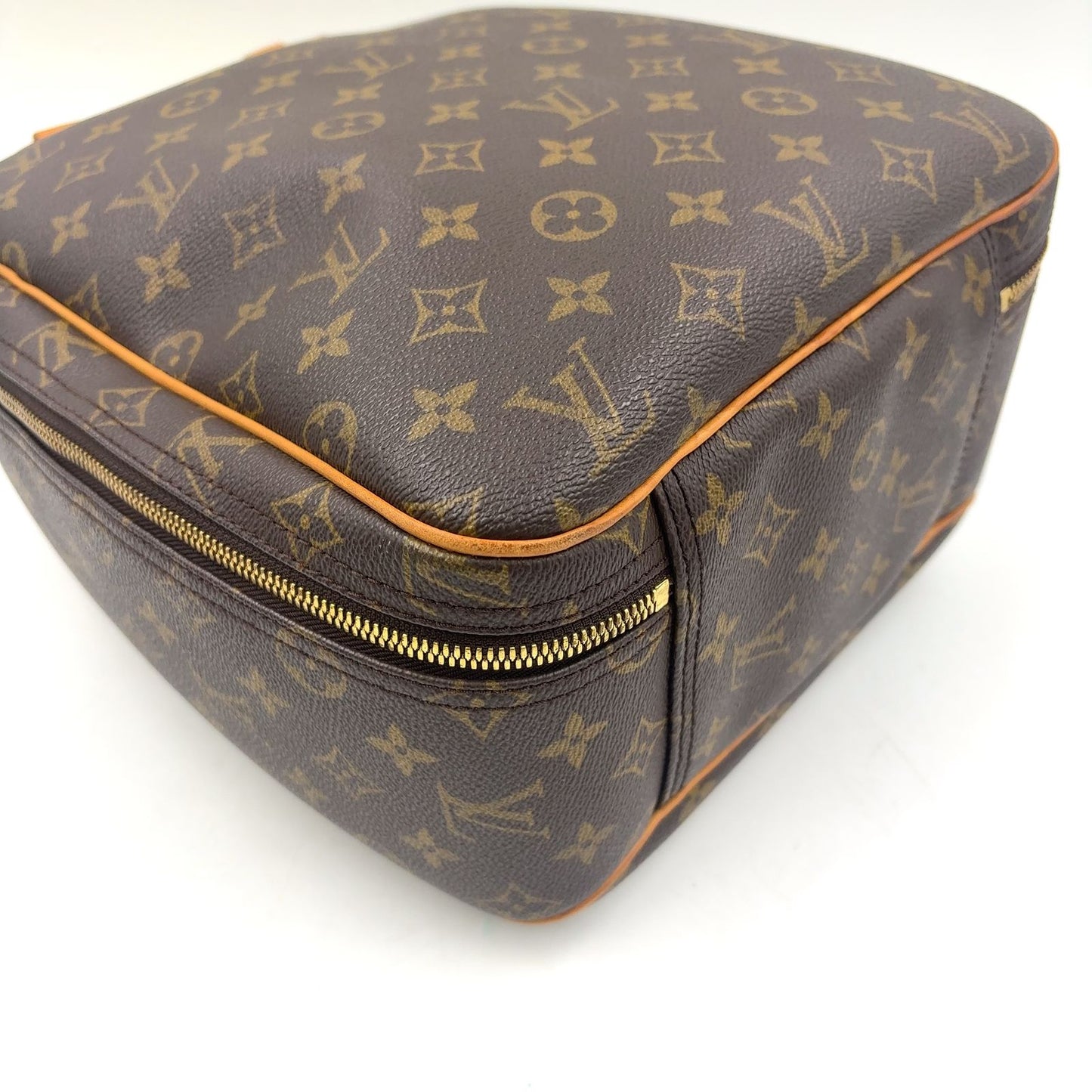 Louis Vuitton Excursion Monogram Leather Brown Handbag Gold — view 9