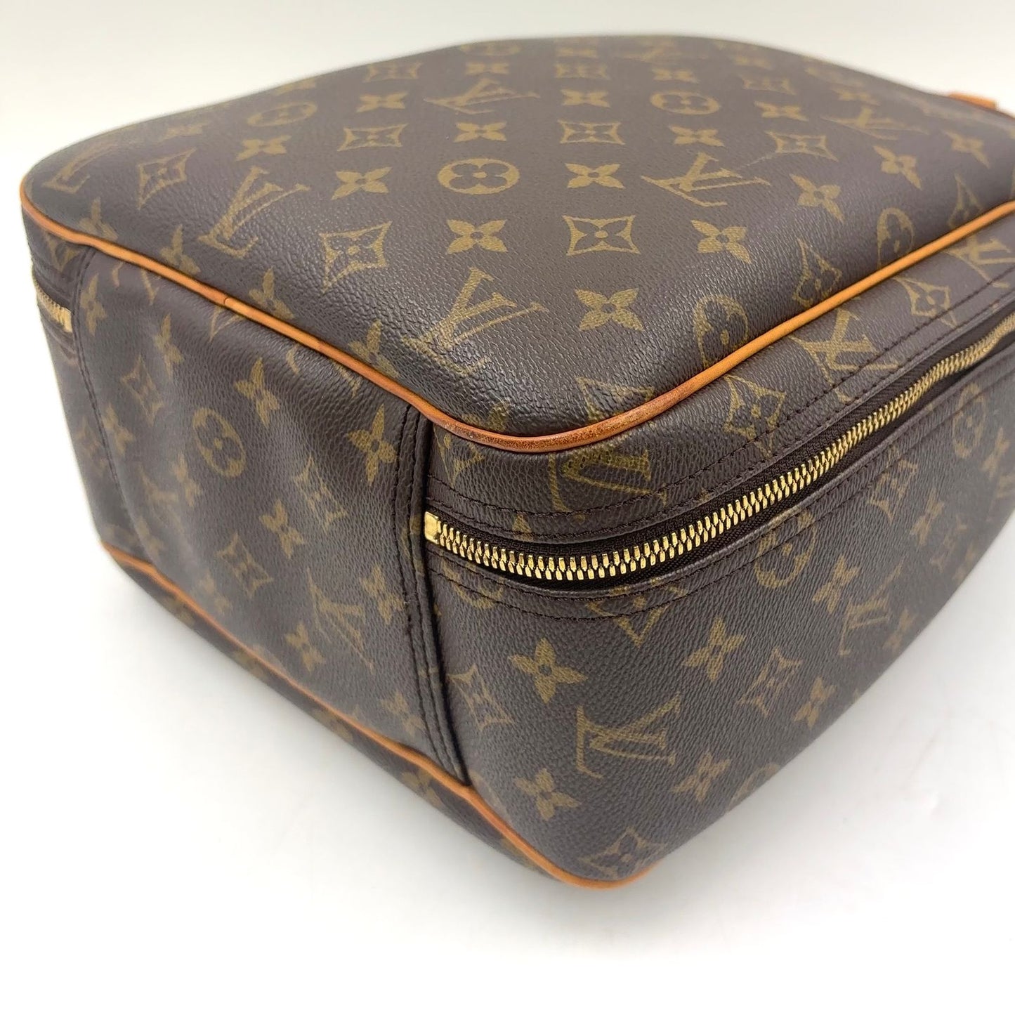 Louis Vuitton Excursion Monogram Leather Brown Handbag Gold — view 8