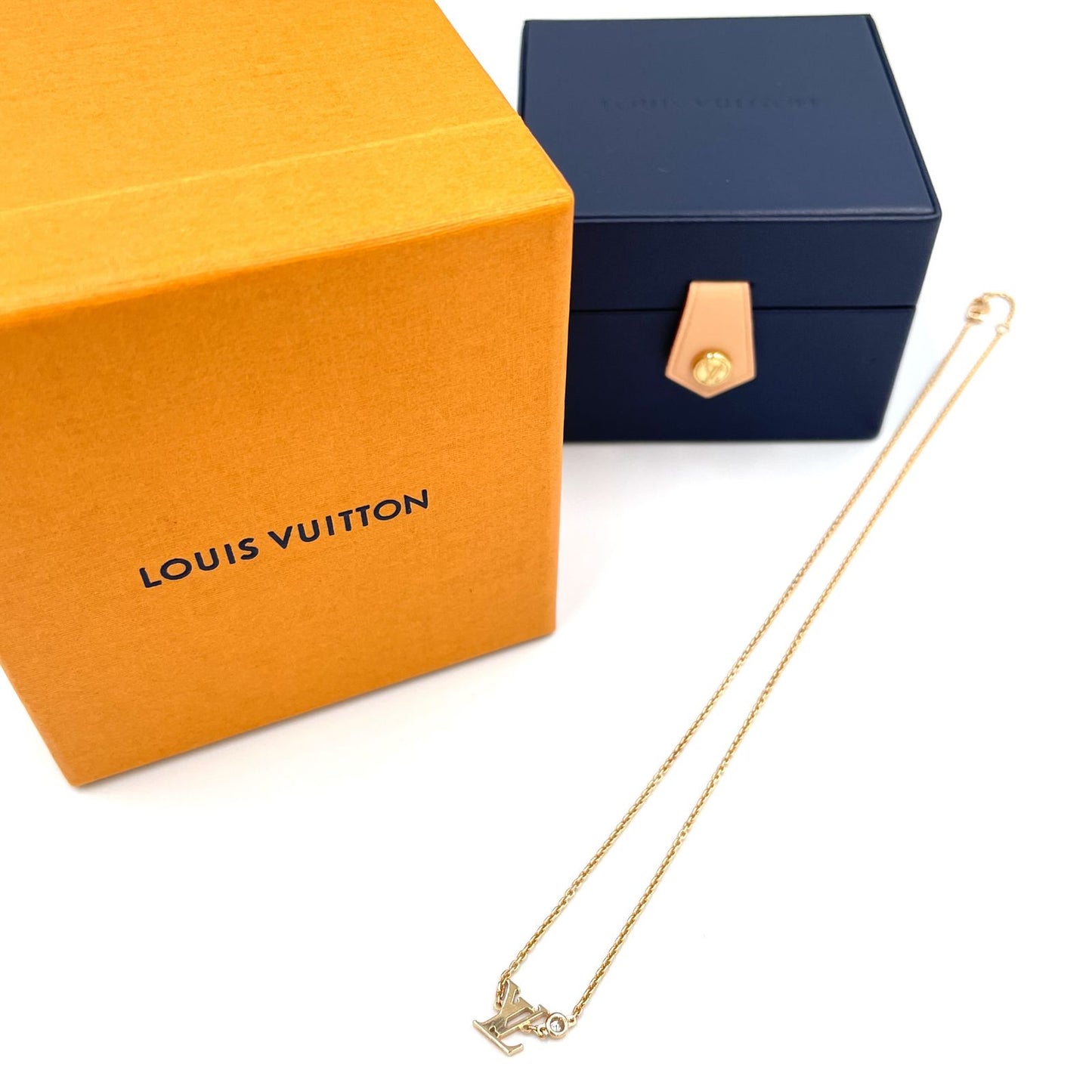 Louis Vuitton Pendentif Idyll Blossom LV Diamond Clear Pink Gold Necklace — view 8