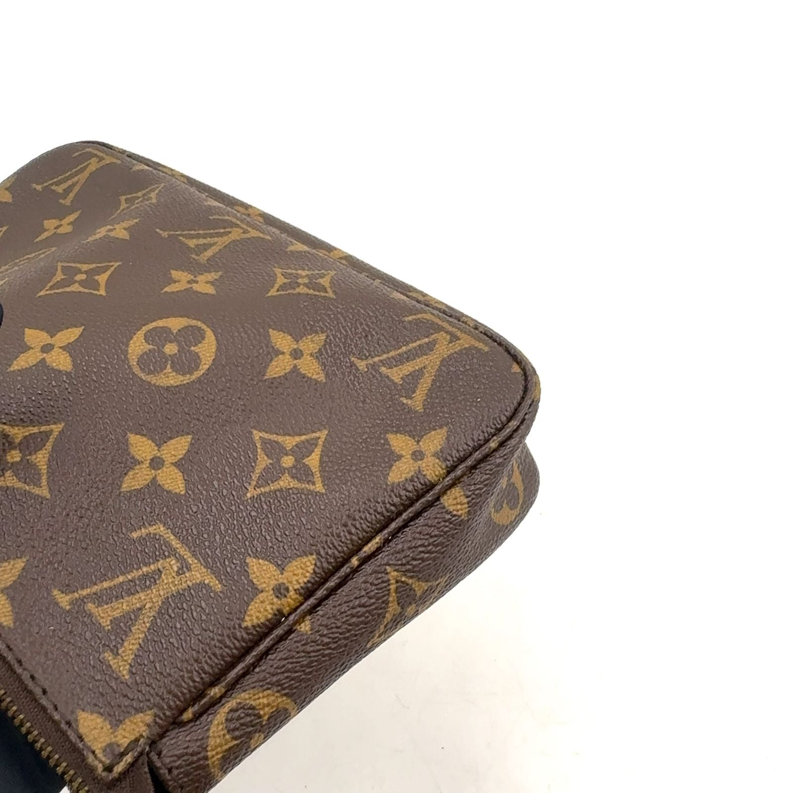 Louis Vuitton Pochette Monogram Leather Brown Handbag Gold — view 8