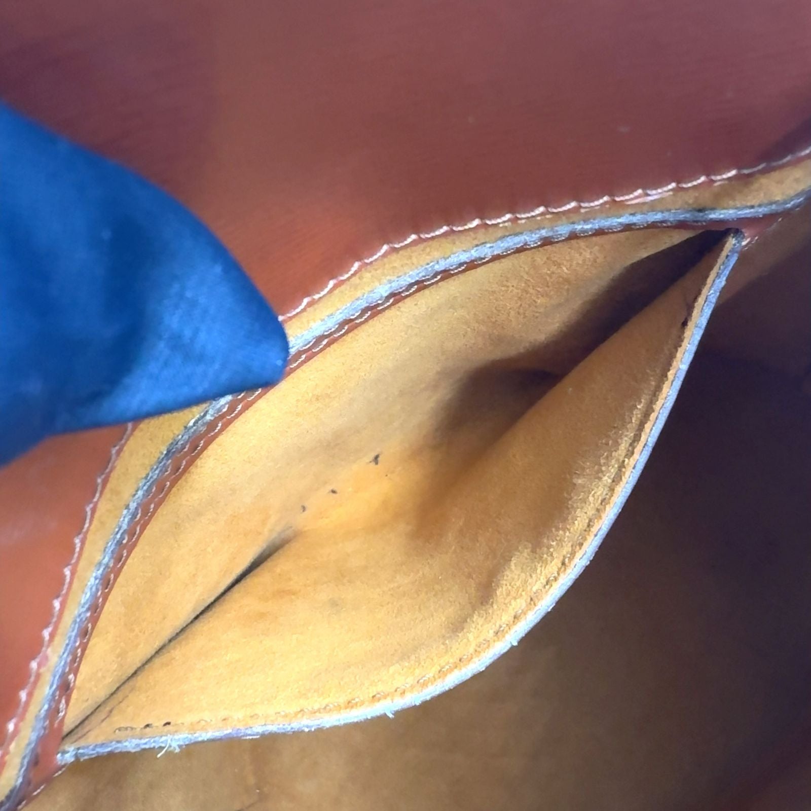 Louis Vuitton Cluny Epi Kenya Brown Leather Shoulder Bag Gold — view 8