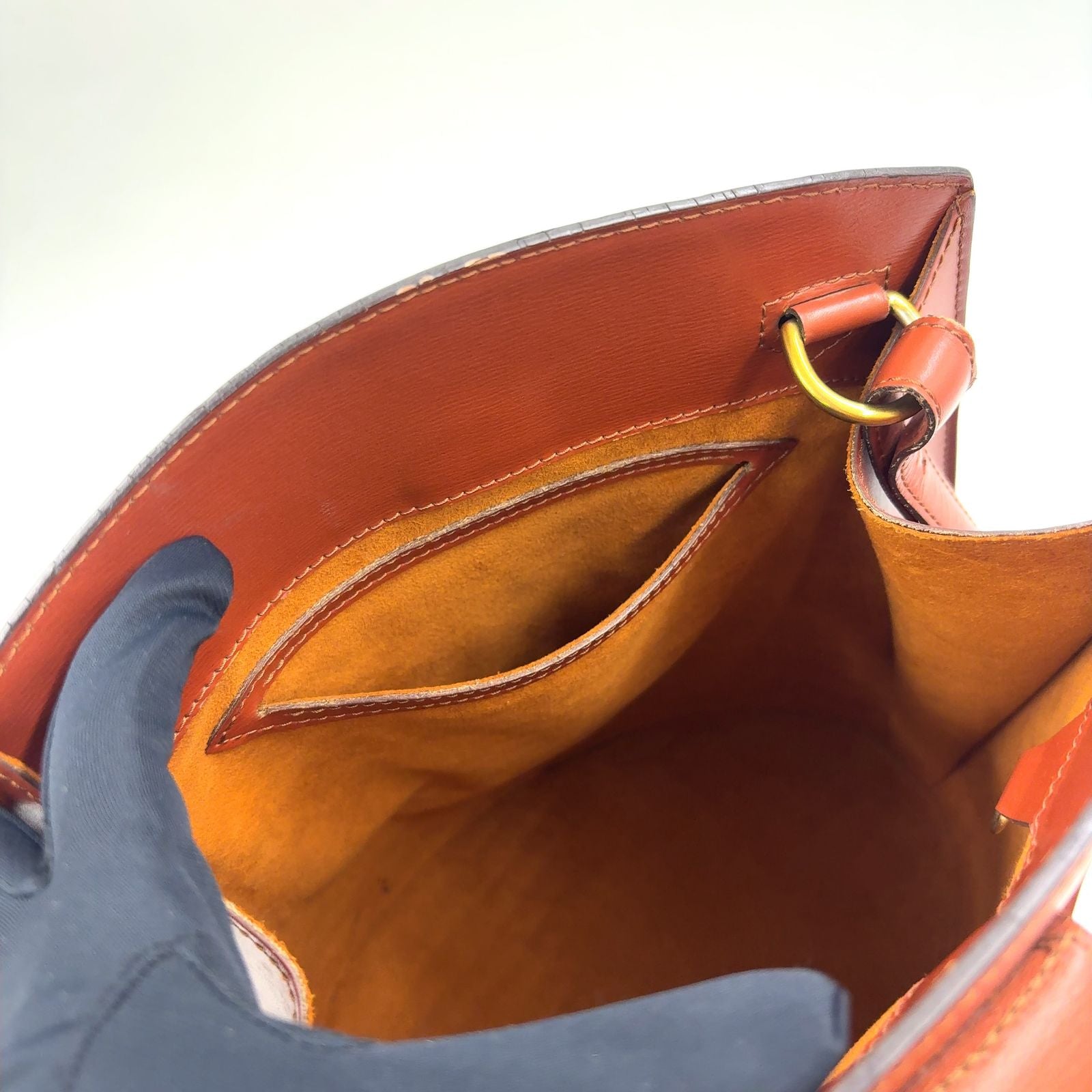 Louis Vuitton Cluny Epi Kenya Brown Leather Shoulder Bag Gold — view 9