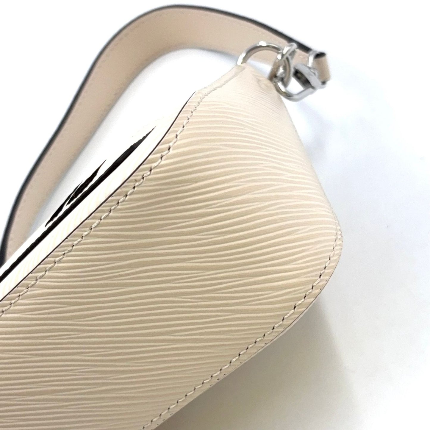 Louis Vuitton Marais Rini Epi 2-Way Shoulder Leather Ivory Handbag Silver — view 9