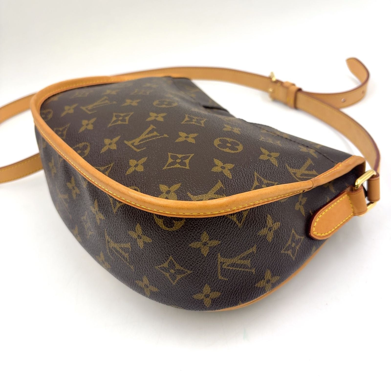 Louis Vuitton Menilmontan PM Monogram Leather Brown Shoulder Bag Gold — view 7