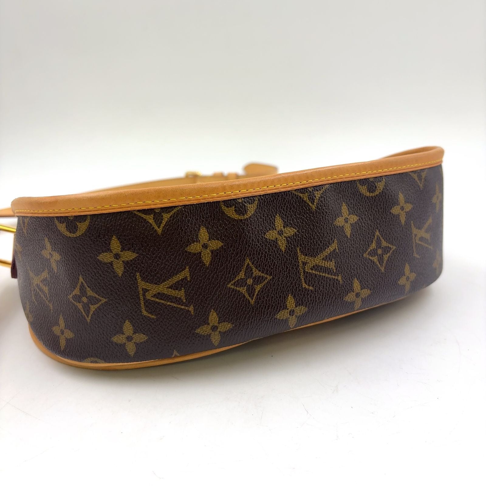 Louis Vuitton Menilmontan PM Monogram Leather Brown Shoulder Bag Gold — view 5
