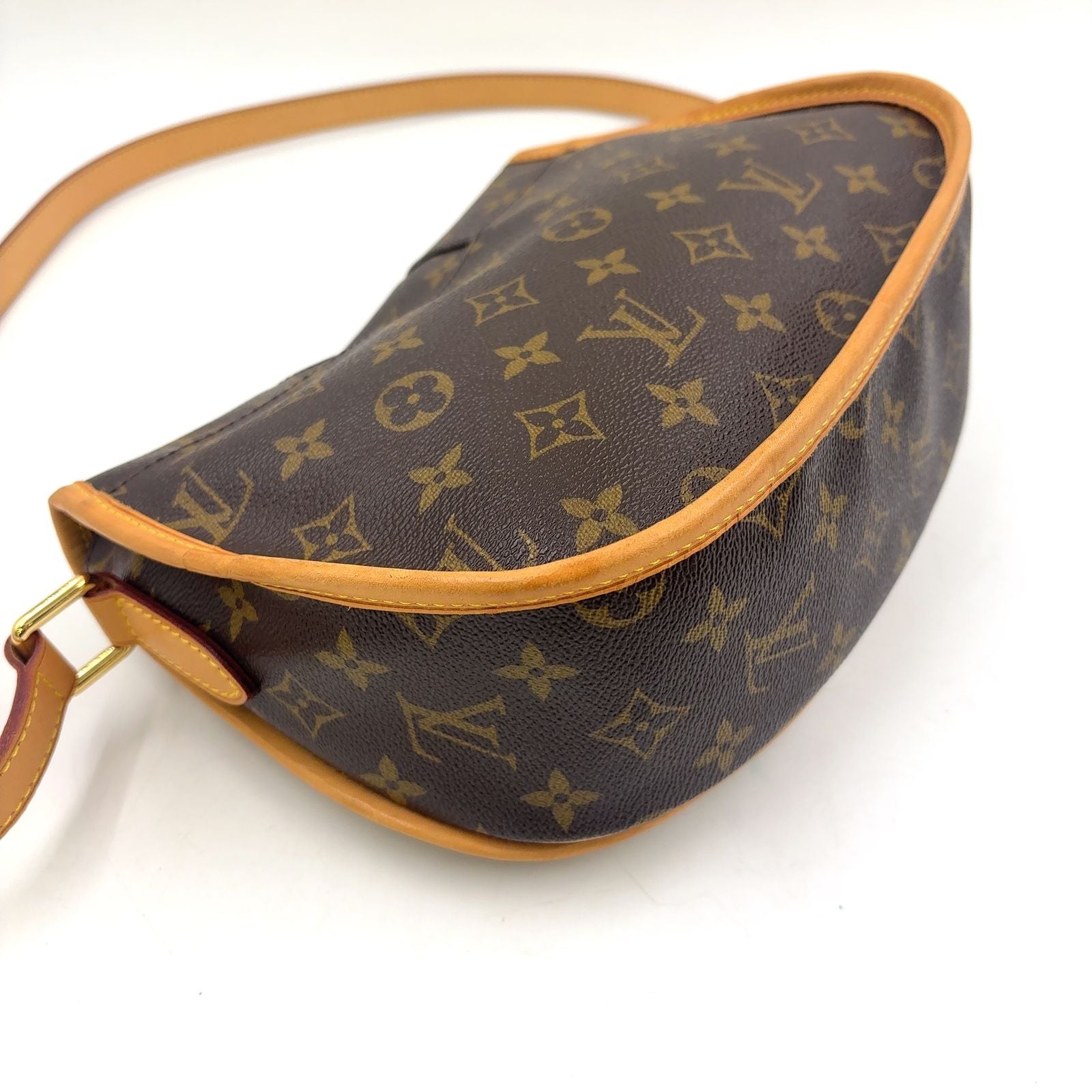Louis Vuitton Menilmontan PM Monogram Leather Brown Shoulder Bag Gold — view 6