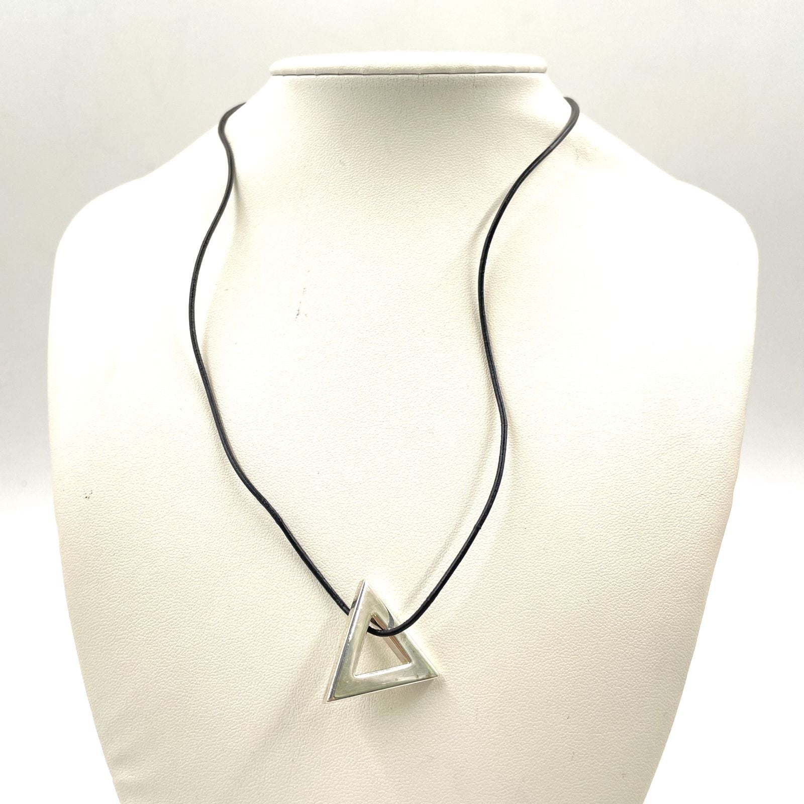Gucci Triangle Motif Silver Necklace — view 6