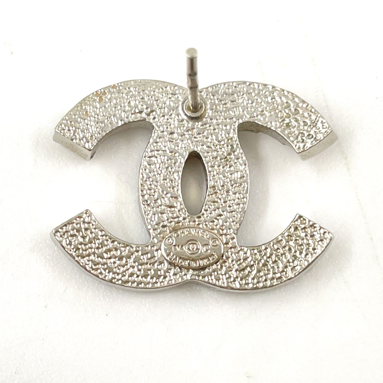 Chanel CC Logo Metal Line Stone Silver Earrings — view 6