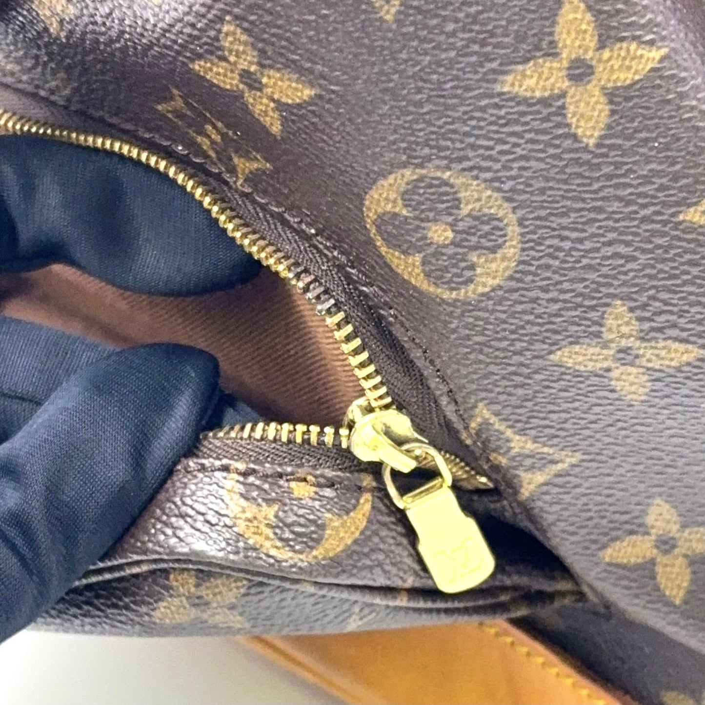 Louis Vuitton Montsouris MM Monogram Leather Brown Light Backpack Gold — view 6