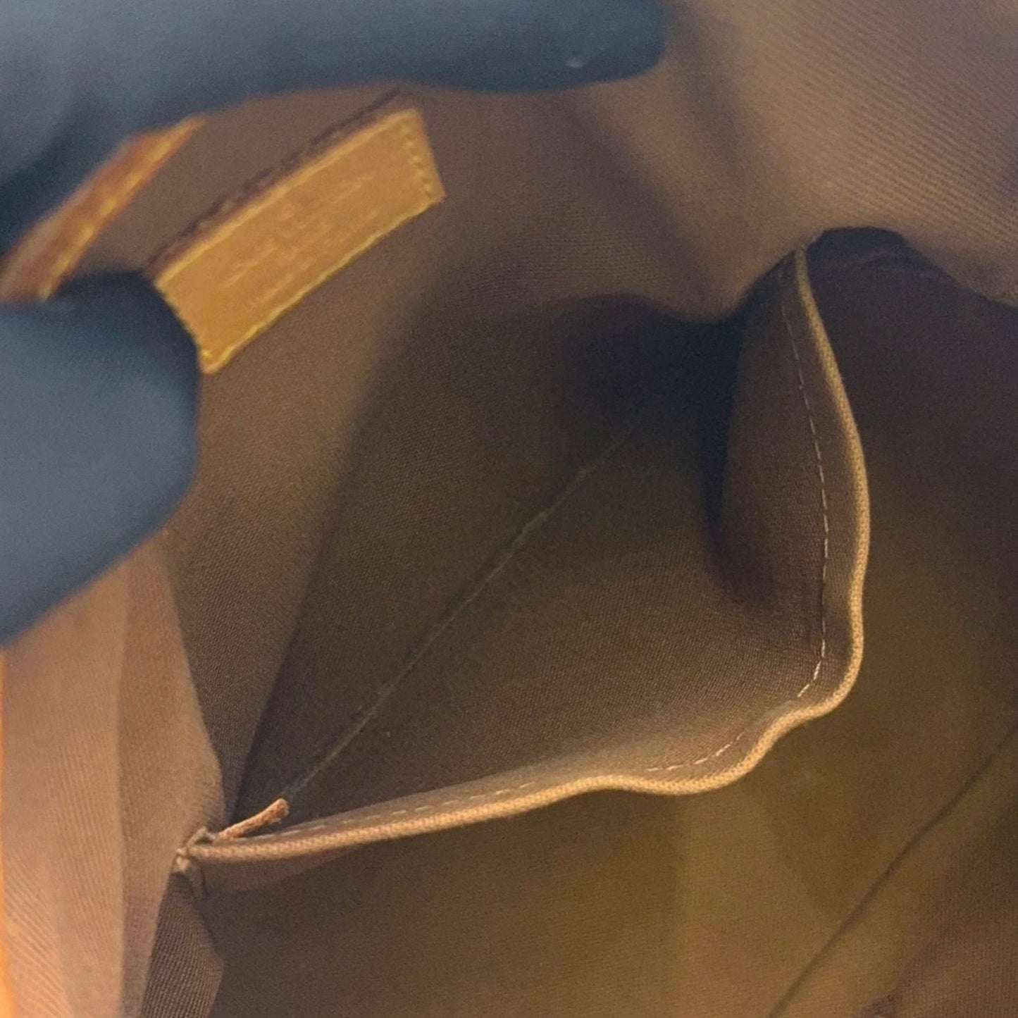 Louis Vuitton Batignolles Monogram Leather Brown Handbag Gold — view 5