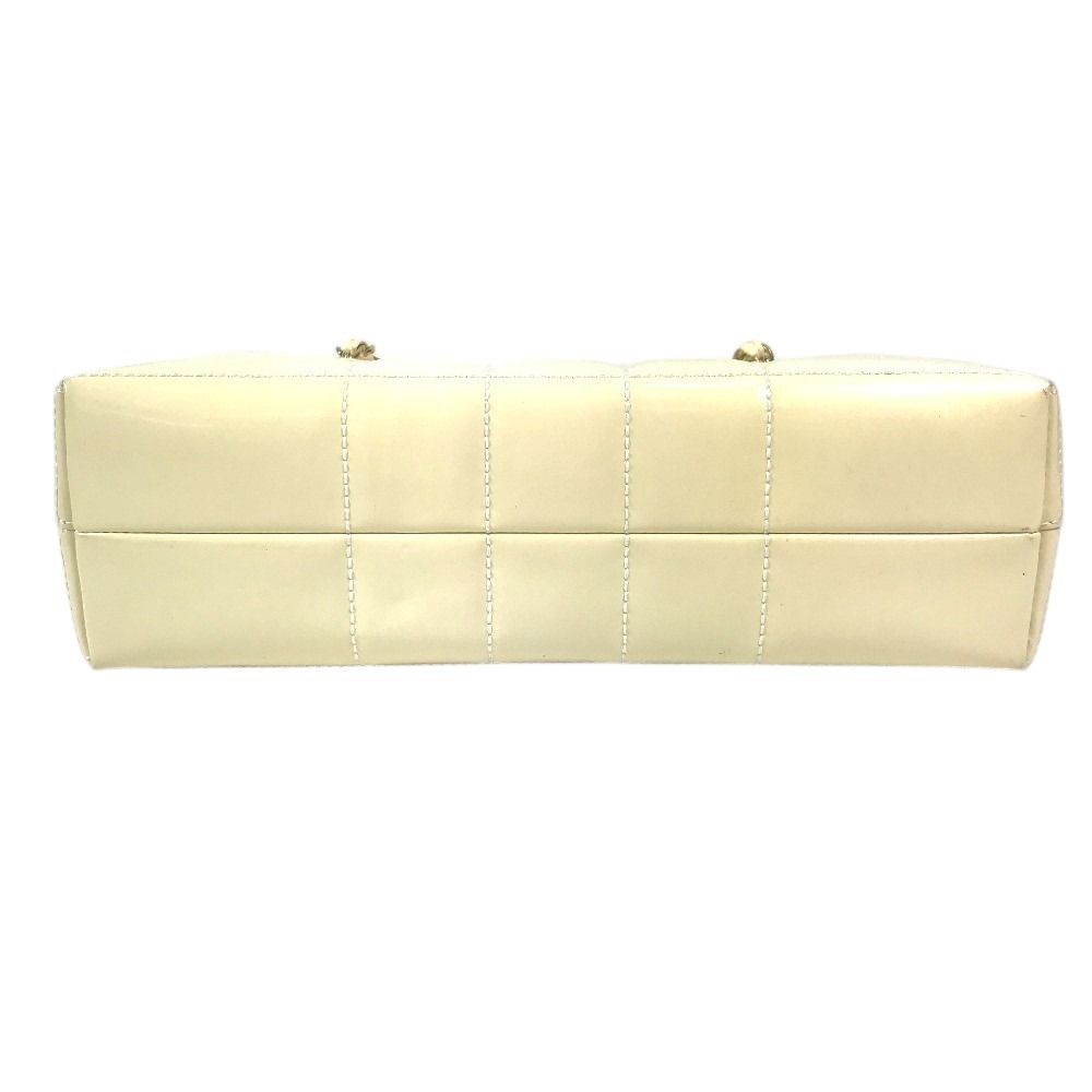 Chanel Shoulder Bag CC Logo Choco Bar Enamel White — view 5