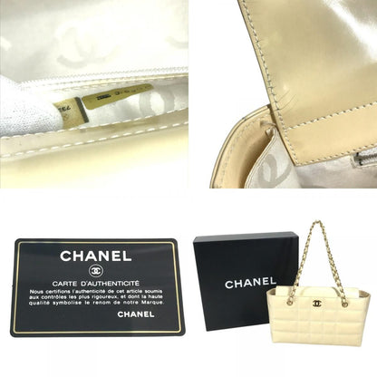 Chanel Shoulder Bag CC Logo Choco Bar Enamel White — view 9